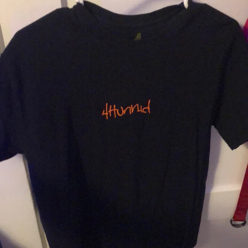 Zumiez 4hundred graphic T-Shirt. (Medium).